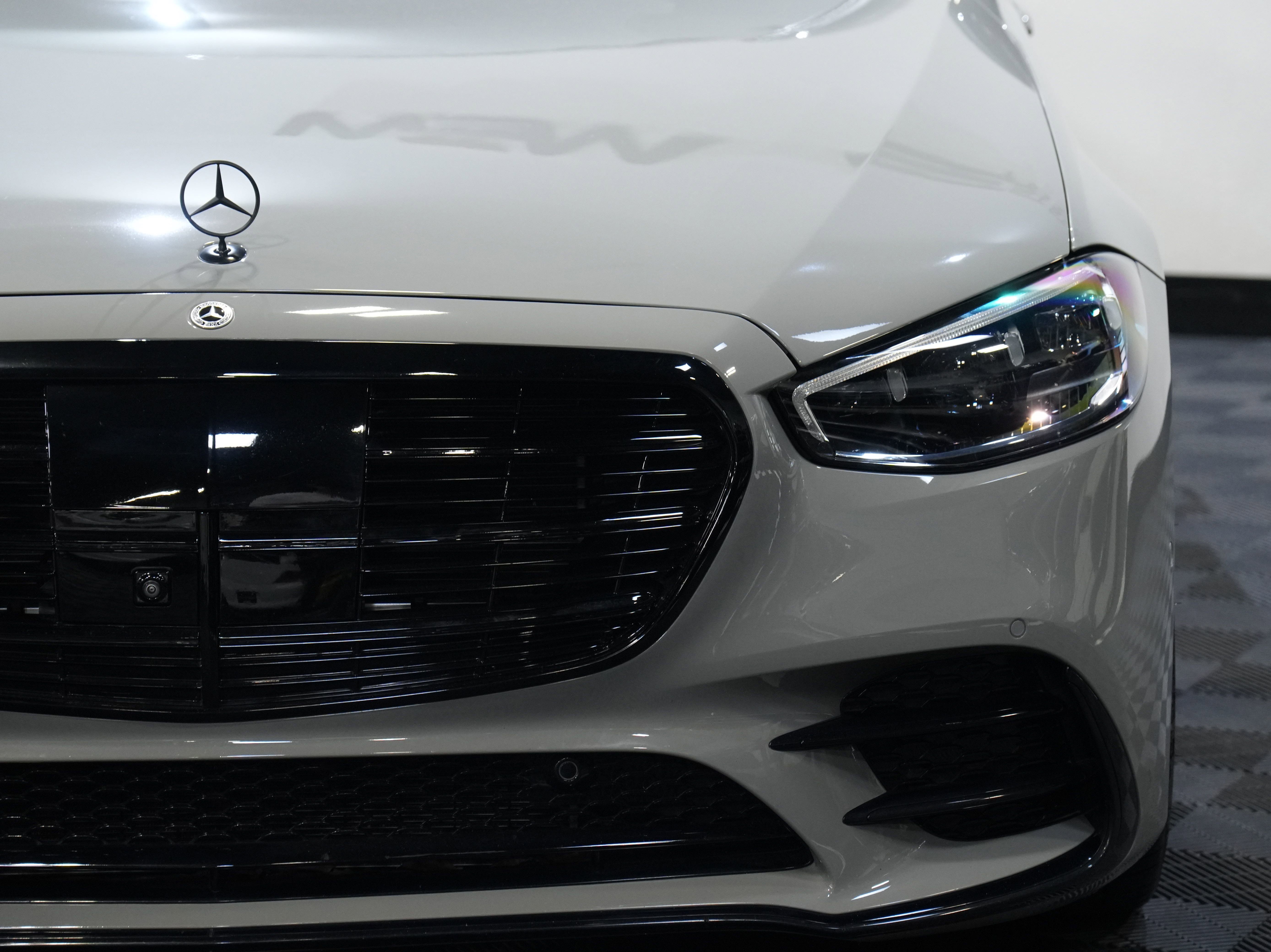 Used 2022 Mercedes-Benz S 580 4MATIC Sedan w/ AMG Line Package image 10