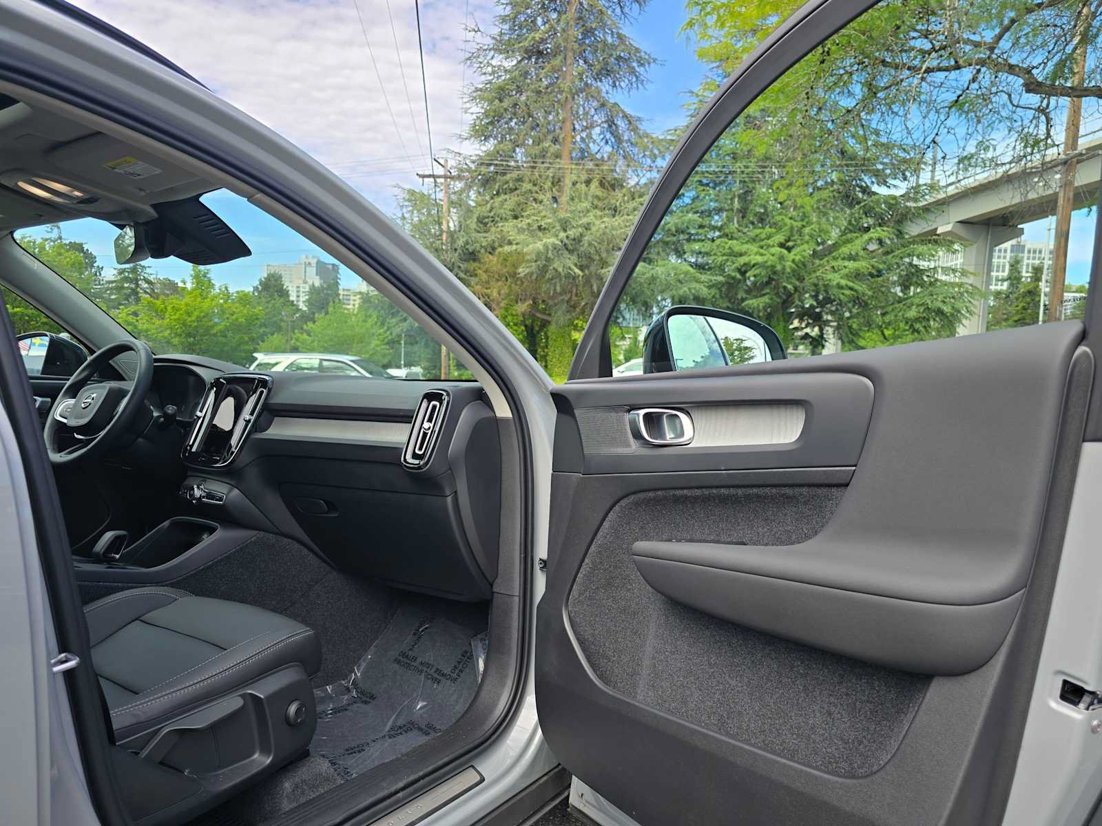 Used 2026 Volvo XC40 B5 Core w/ Climate Package AWD/4WD image 11