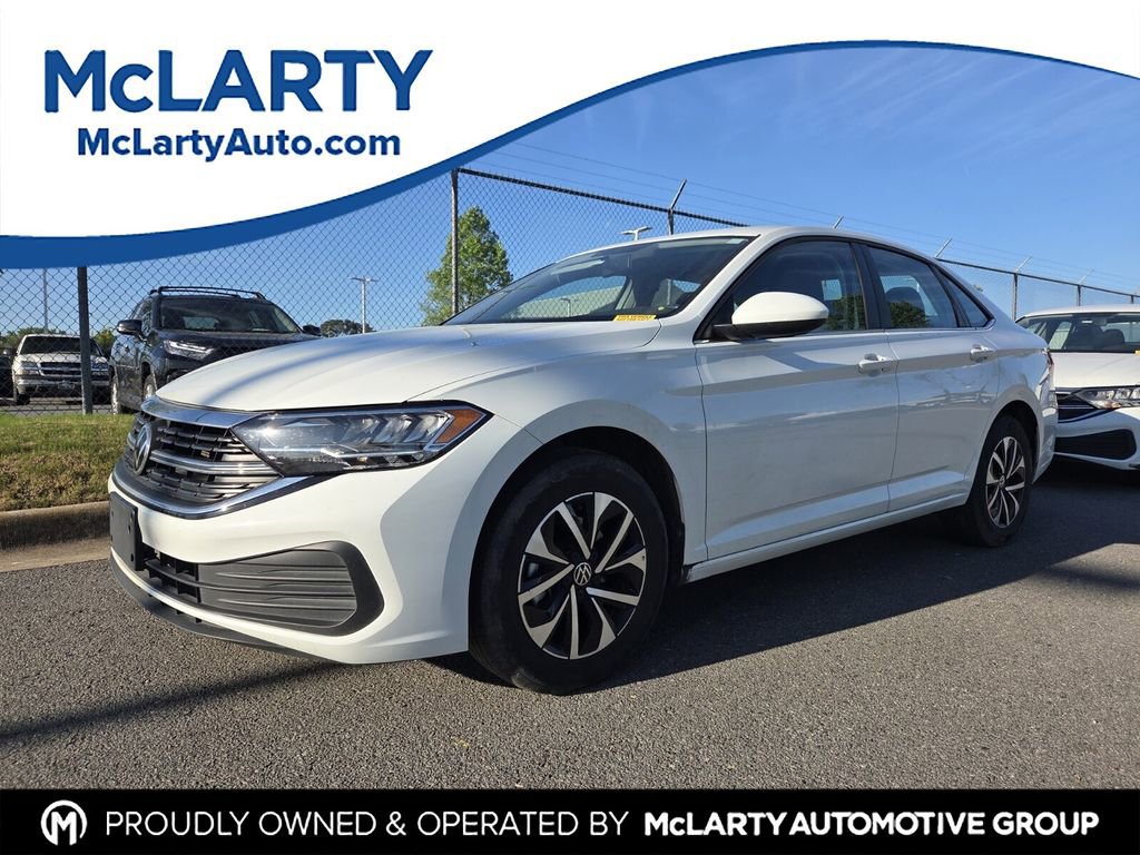 Used 2022 Volkswagen Jetta S image 1