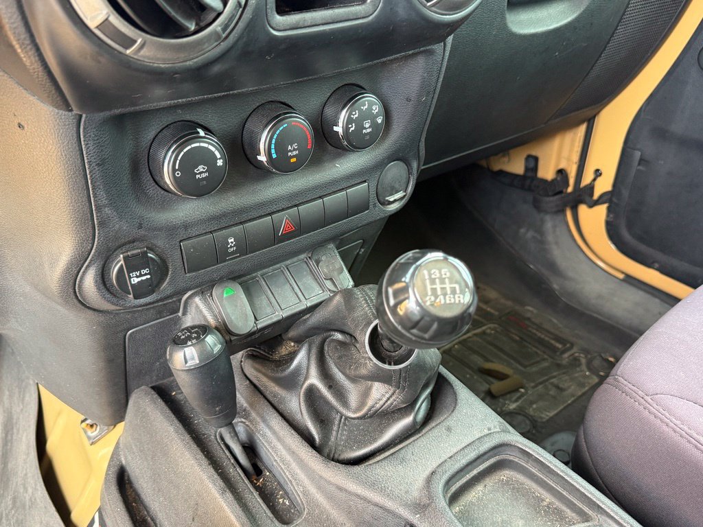 Used 2014 Jeep Wrangler Unlimited Sport w/ Max Tow Package AWD/4WD image 18