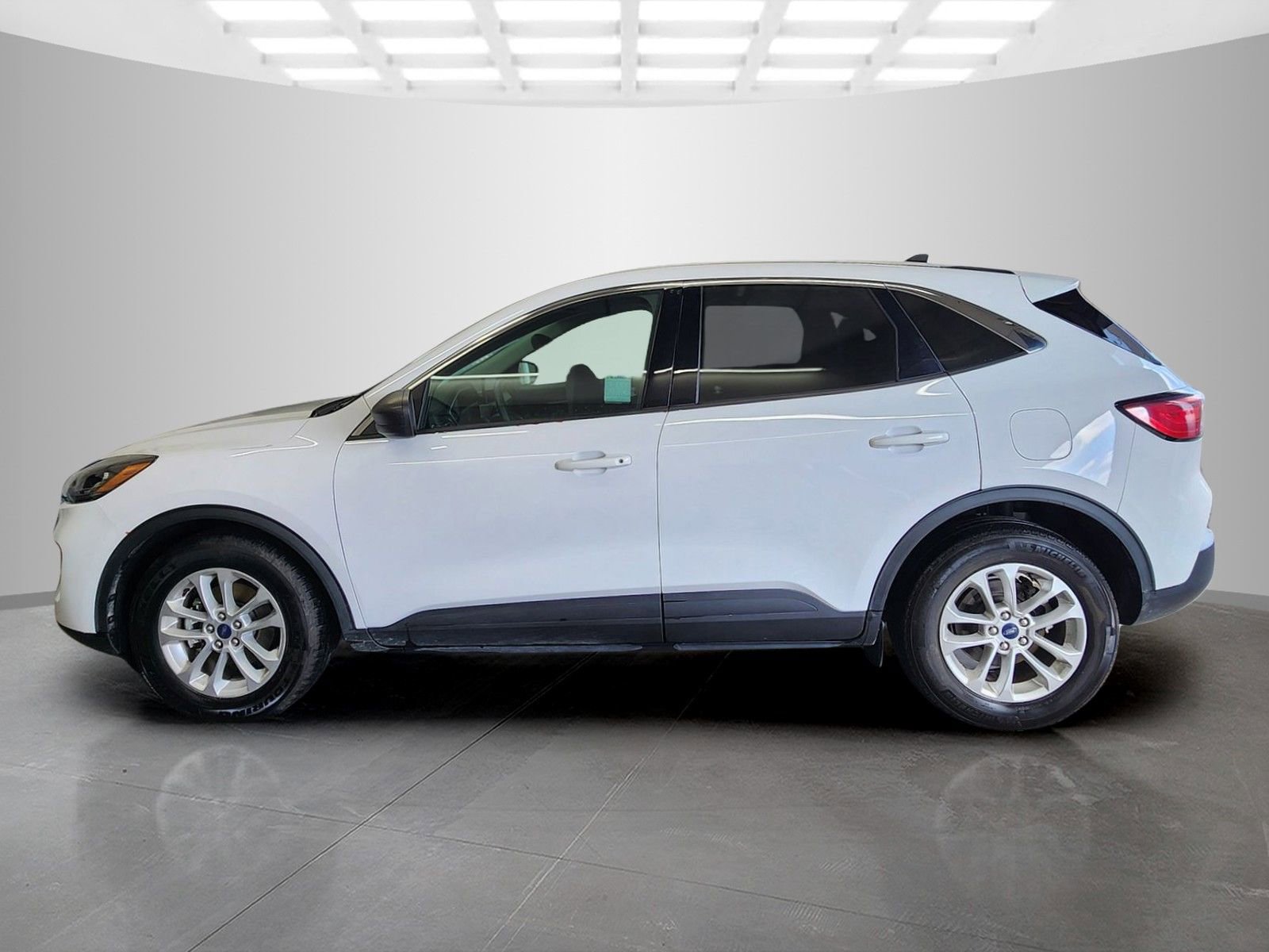 Used 2022 Ford Escape SE image 4