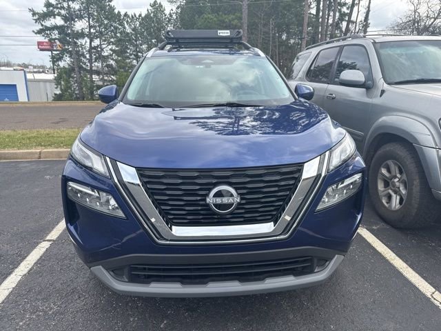 Used 2023 Nissan Rogue SV w/ SV Premium B Package image 2