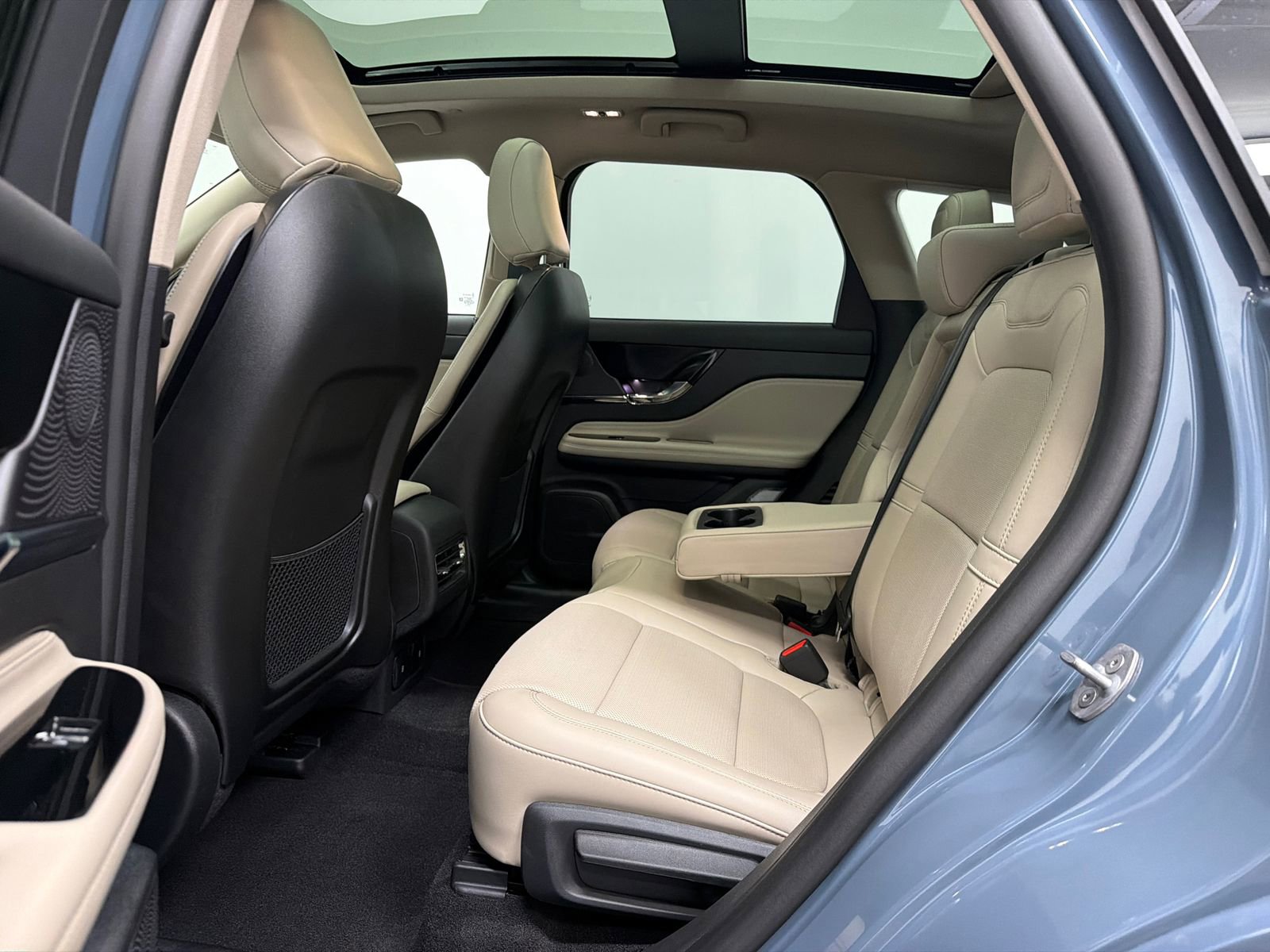 Used 2025 Lincoln Corsair Grand Touring w/ Equipment Group 301A image 18