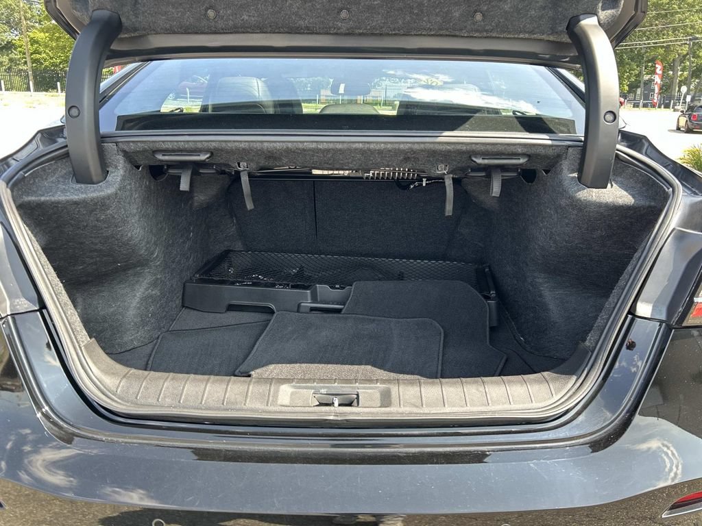 Certified 2022 Nissan Maxima SR w/ Sport Mat Group FWD image 11