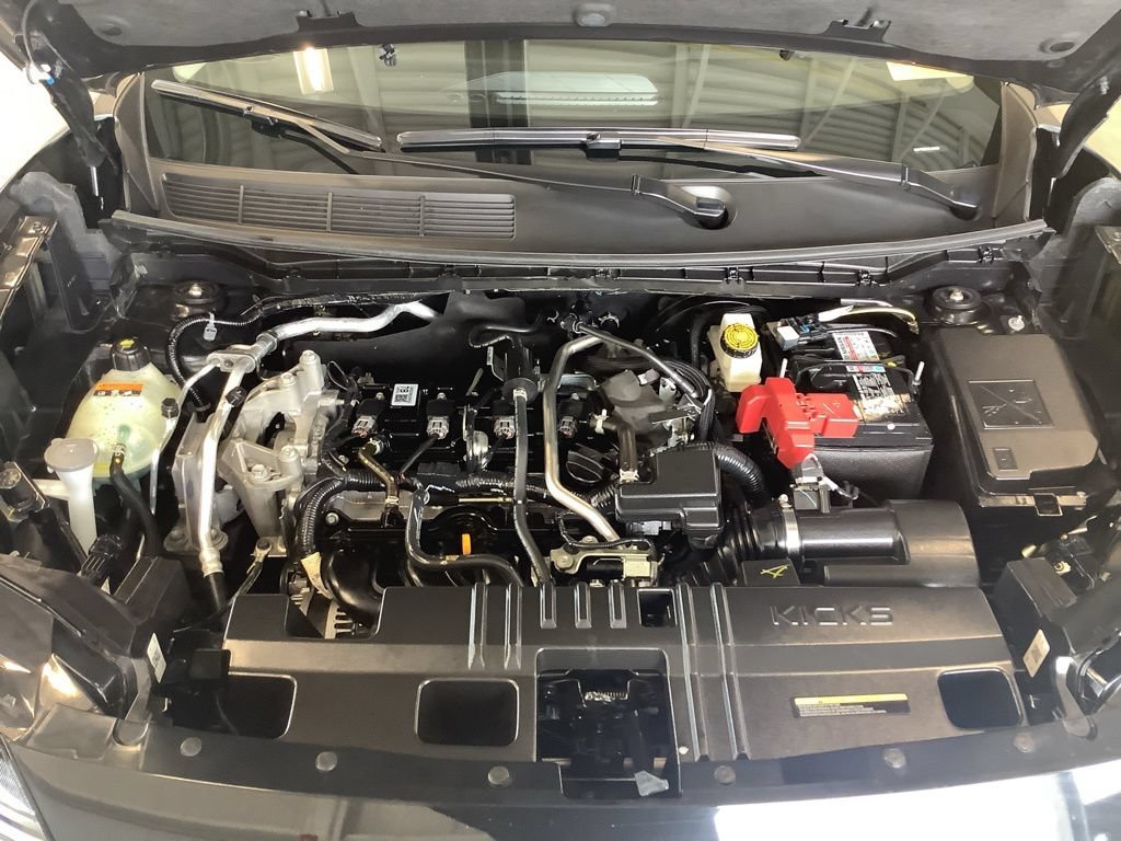Used 2025 Nissan Kicks S AWD/4WD image 19