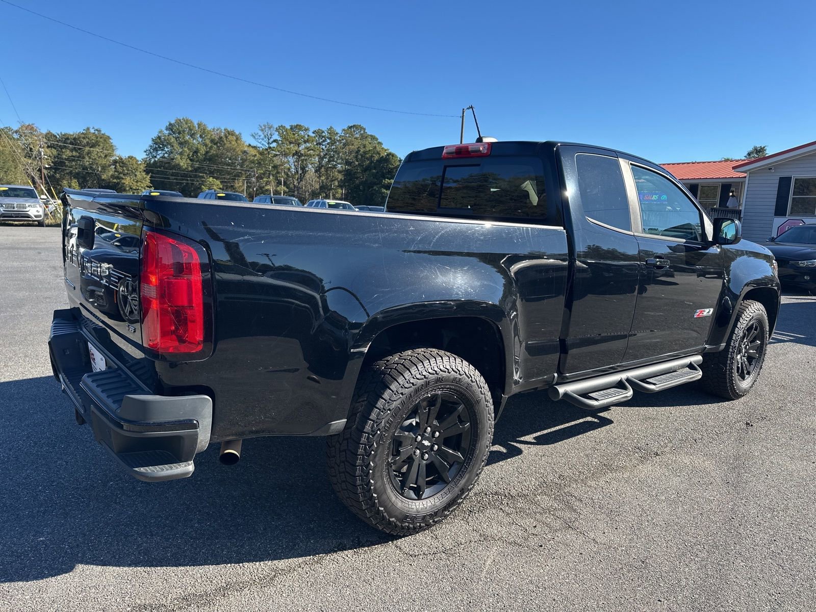Used 2021 Chevrolet Colorado Z71 w/ Z71 Midnight Edition AWD/4WD image 4