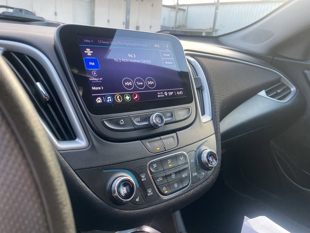 Used 2024 Chevrolet Malibu LT image 11