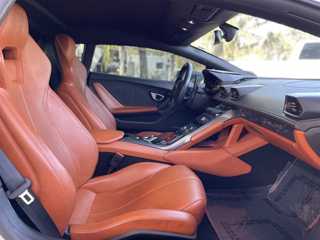 Used 2015 Lamborghini Huracan LP 610-4 image 21