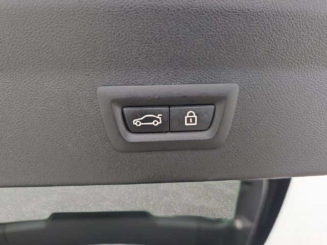 Used 2023 BMW X4 xDrive30i AWD/4WD image 36