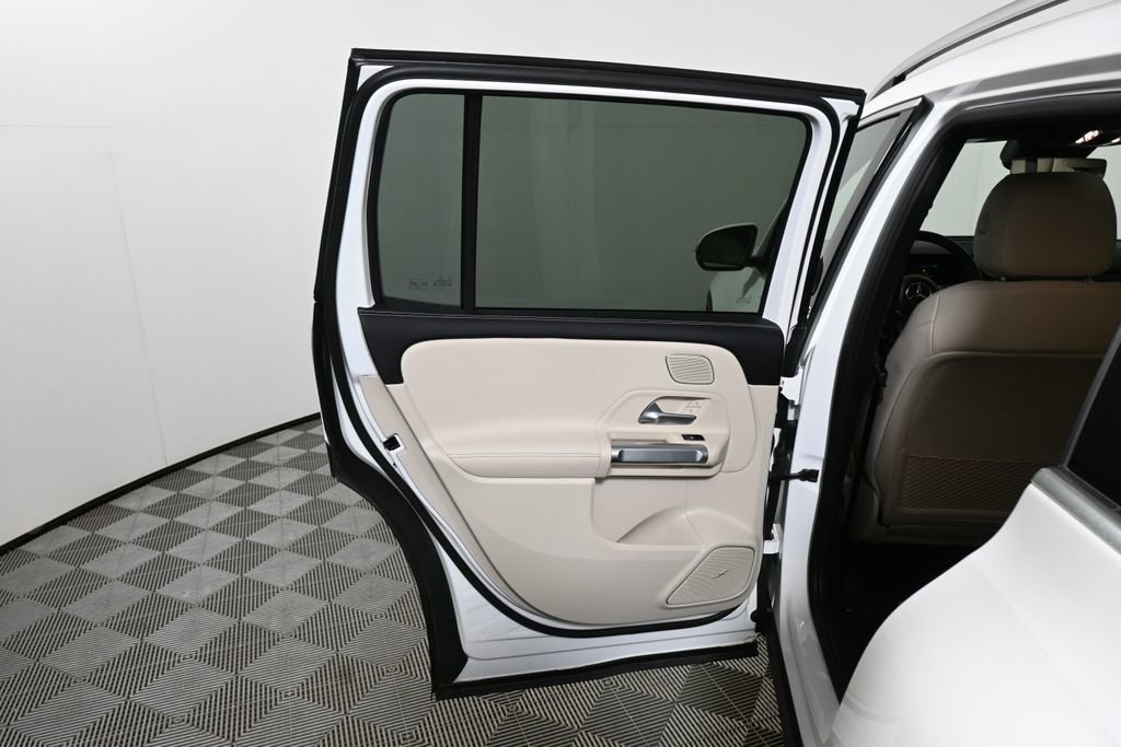 Certified 2024 Mercedes-Benz GLB 250 image 33