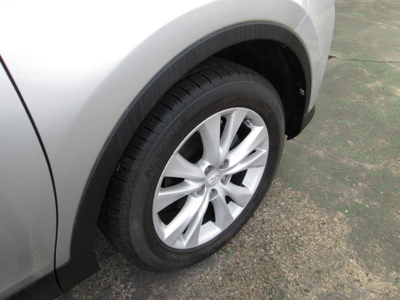 Used 2013 Toyota RAV4 Limited image 29