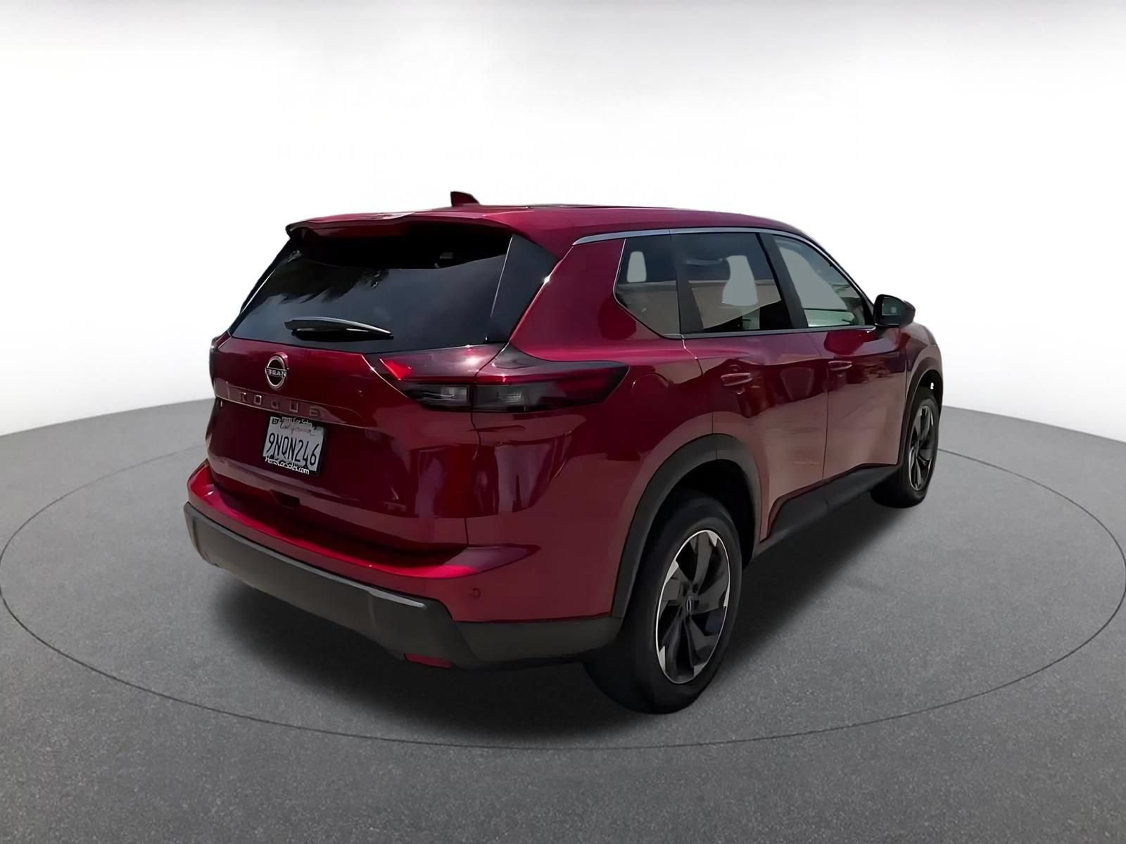 Used 2025 Nissan Rogue SV FWD image 14