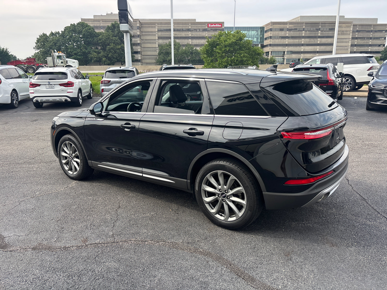 Certified 2022 Lincoln Corsair AWD w/ Premium Package image 5