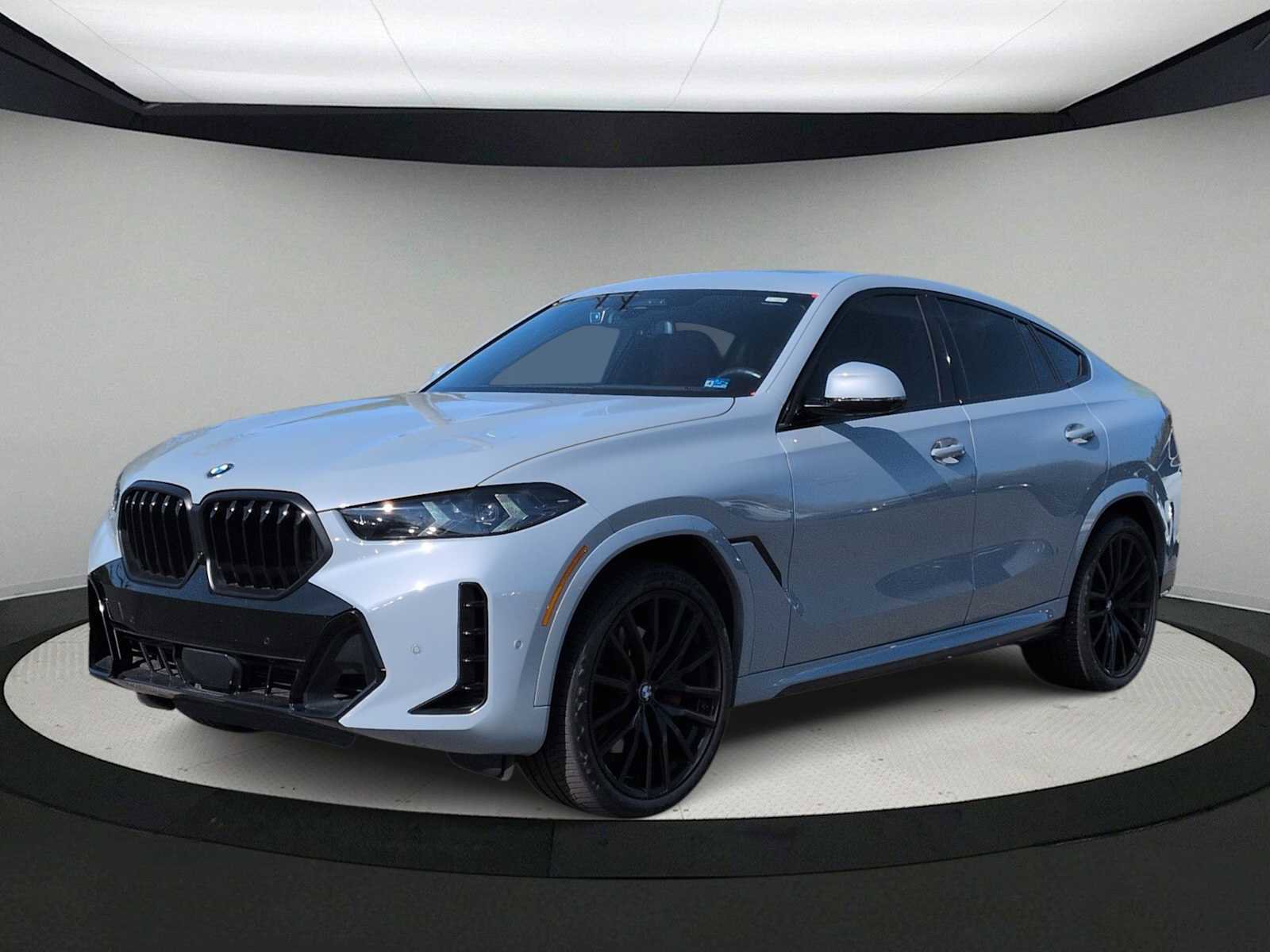 Used 2024 BMW X6 xDrive40i w/ Executive Package image 4