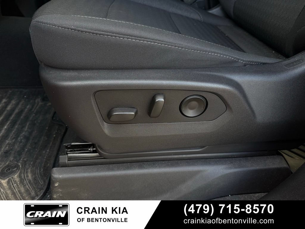Used 2025 Chevrolet Silverado 1500 Custom Trail Boss AWD/4WD image 12