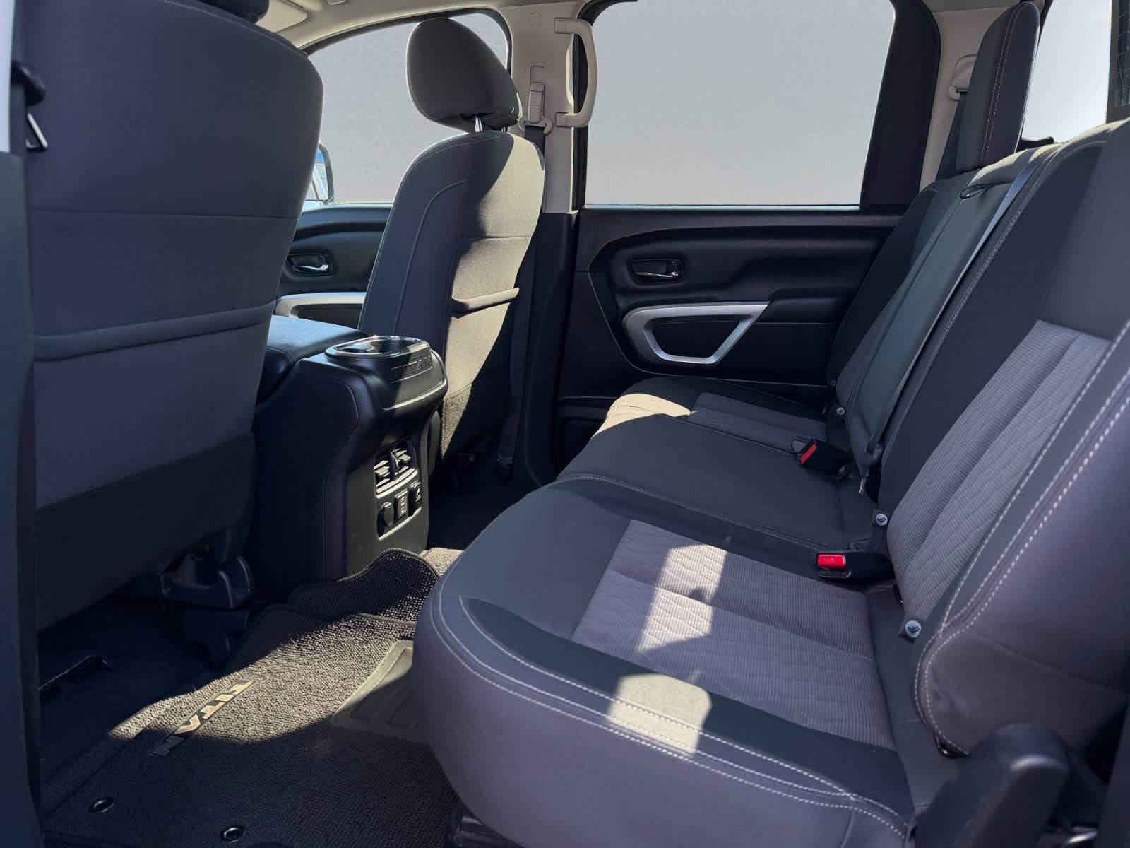 Used 2021 Nissan Titan SV w/ SV Convenience Package AWD/4WD image 18