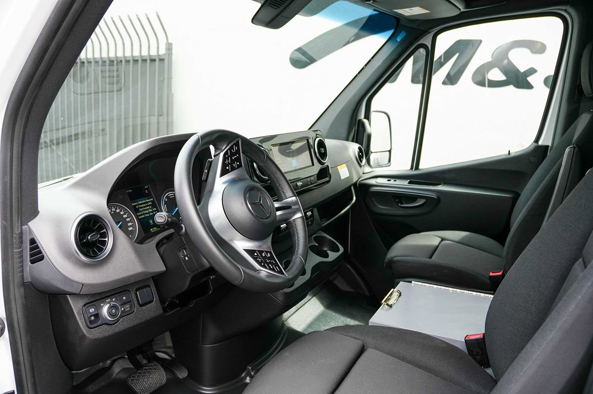Used 2024 Mercedes-Benz eSprinter 170 Cargo image 14