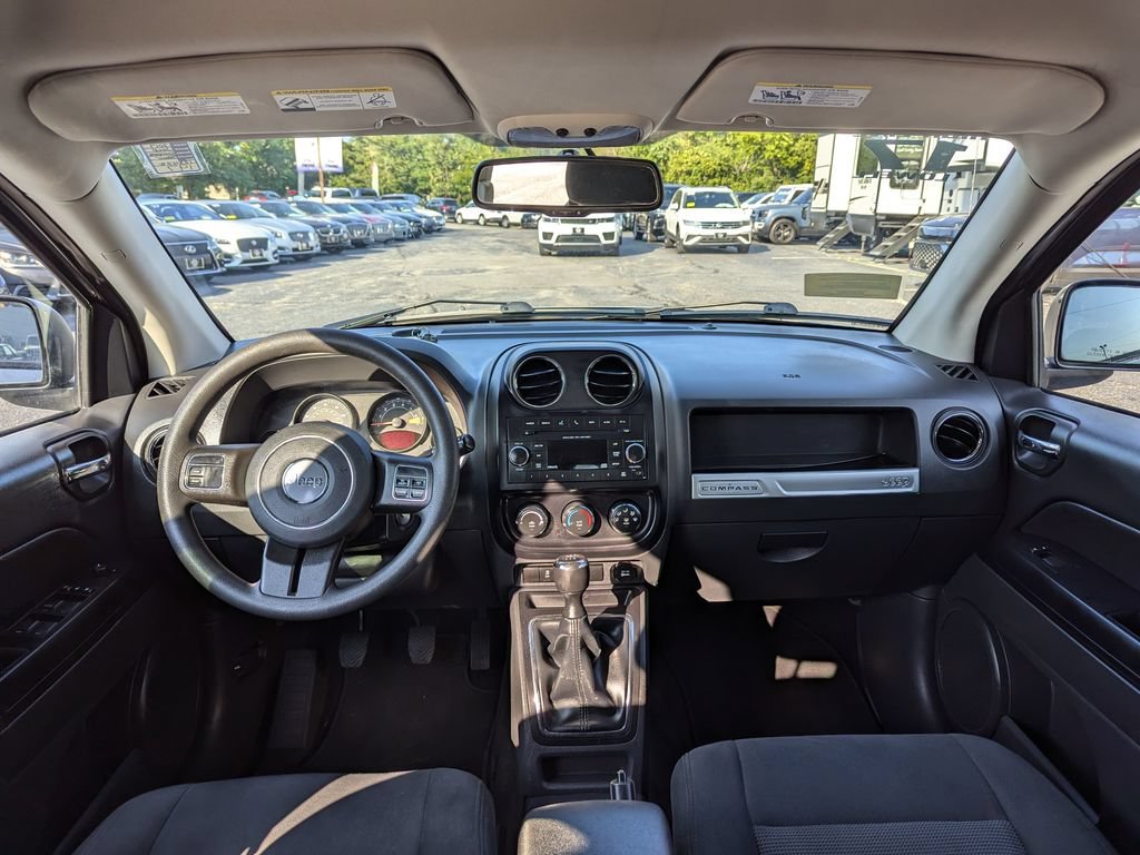 Used 2017 Jeep Compass Sport w/ Power Value Group AWD/4WD image 30