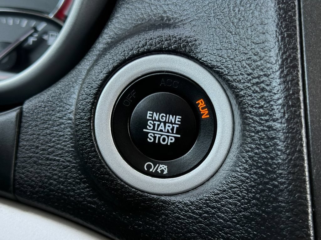 Used 2018 Dodge Journey SE w/ Blacktop Package FWD image 25
