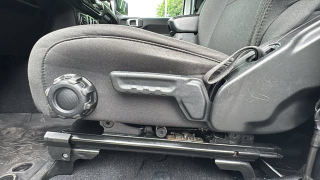 Used 2021 Jeep Wrangler Sport AWD/4WD image 18