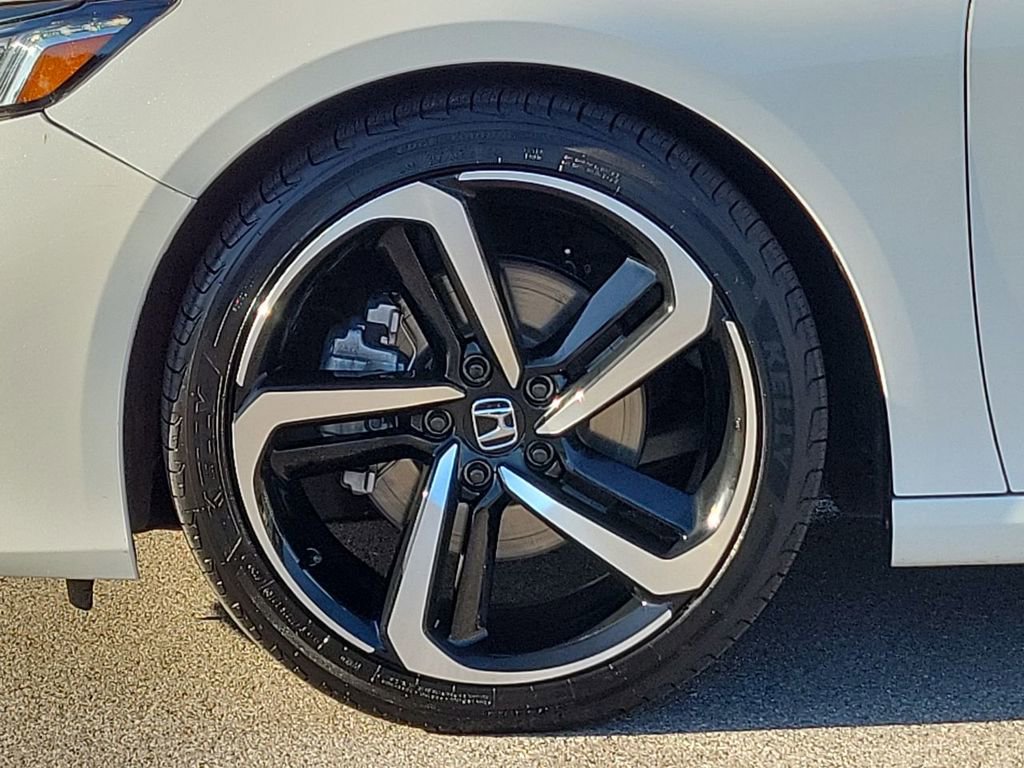 Used 2021 Honda Accord Sport image 11