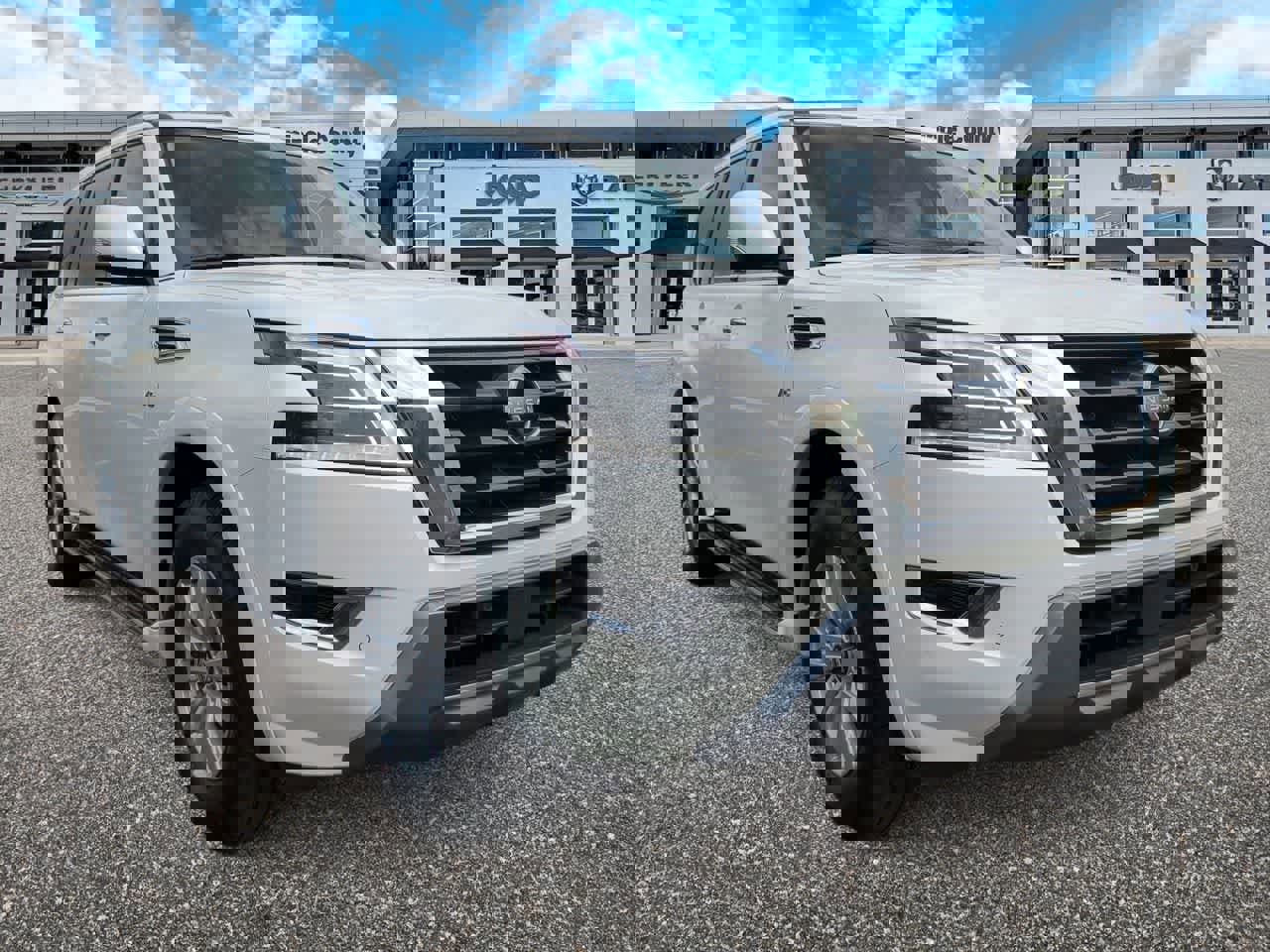 Used 2021 Nissan Armada SV image 2