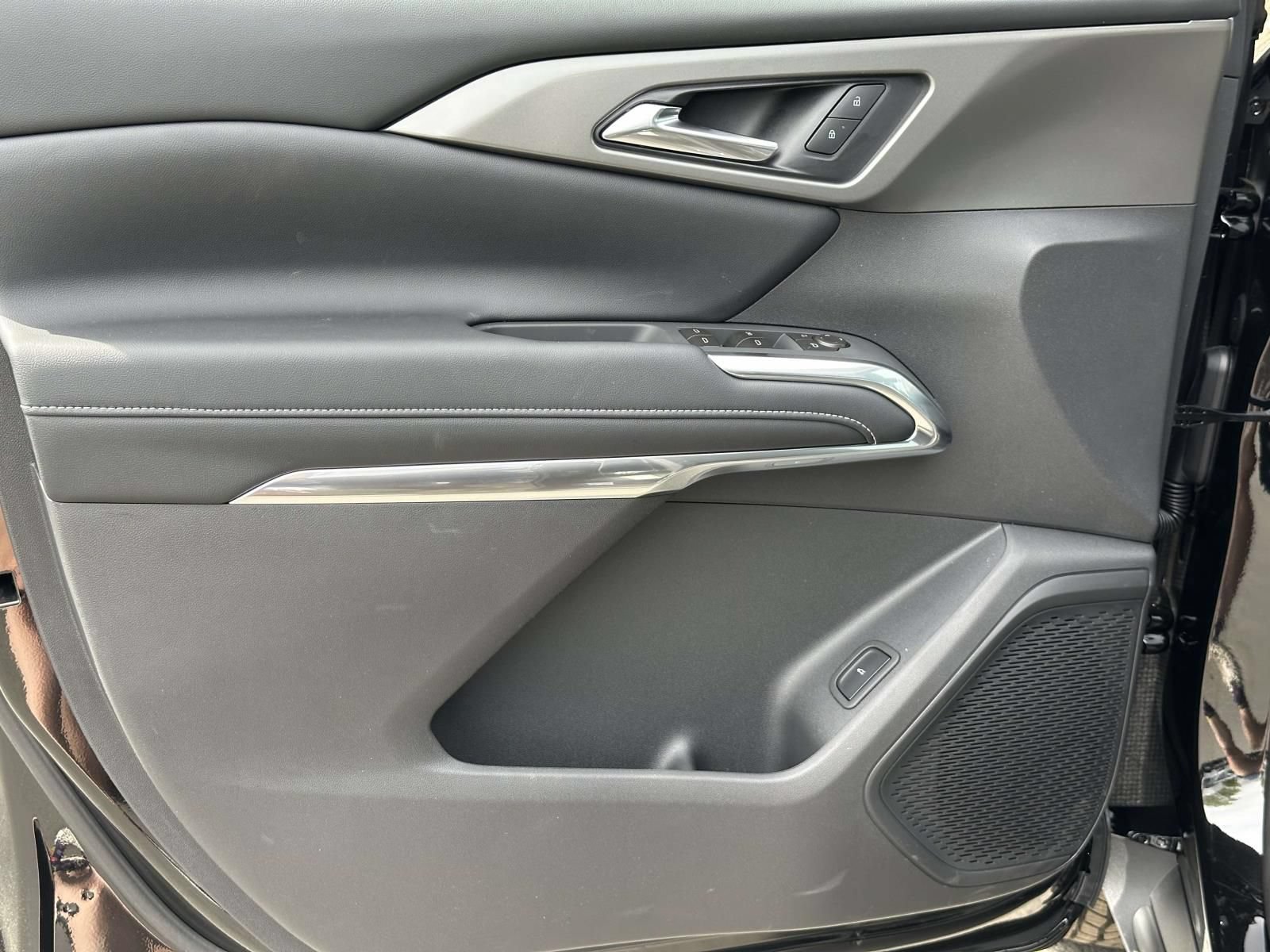 New 2026 Chevrolet Traverse LT w/ Midnight/Sport Edition FWD image 19