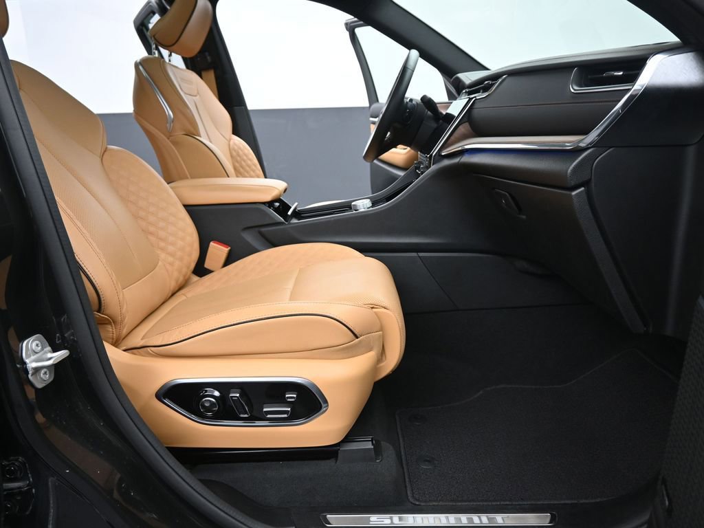 Used 2024 Jeep Grand Cherokee L Summit w/ Advanced Protech Group IV image 20