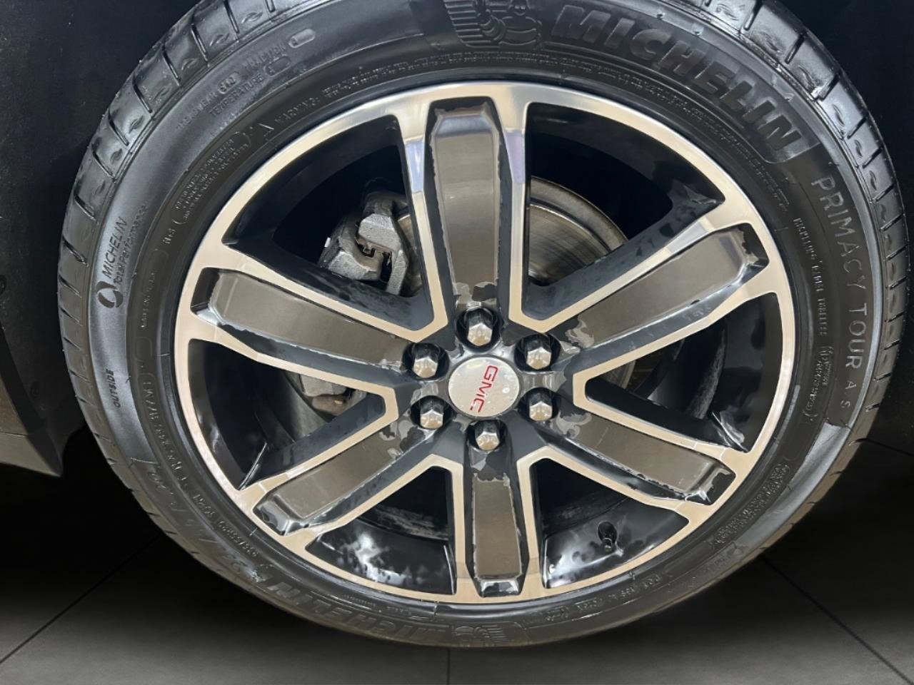 Used 2019 GMC Acadia Denali w/ Technology Package image 12