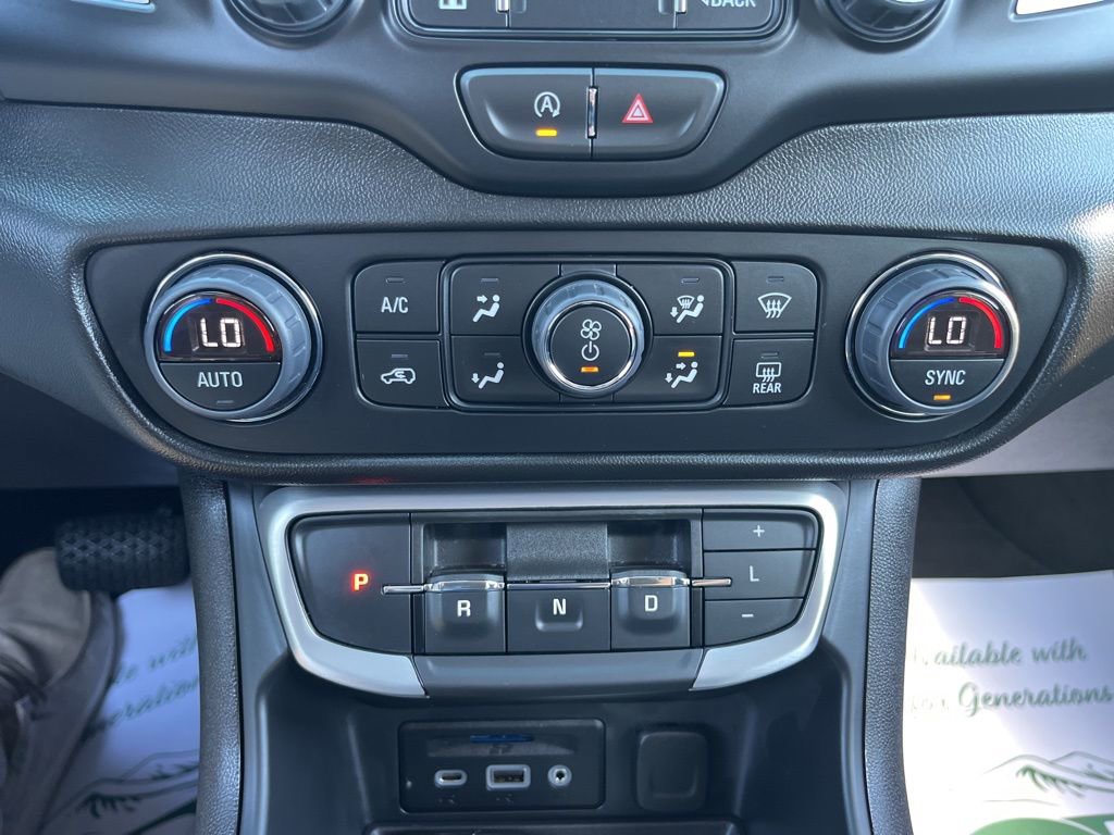 Used 2024 GMC Terrain SLT image 21