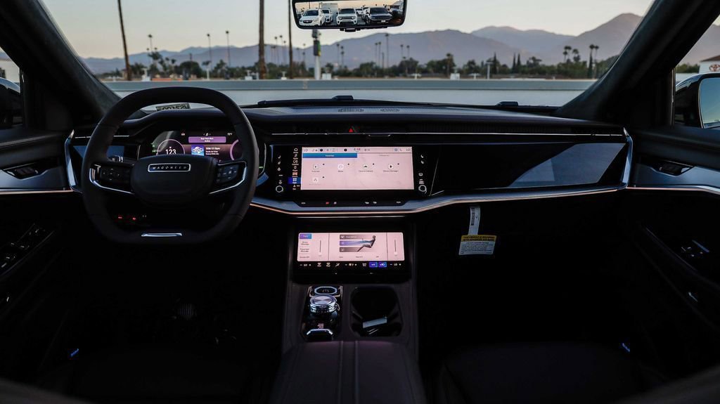 New 2025 Jeep Wagoneer S Launch Edition image 13