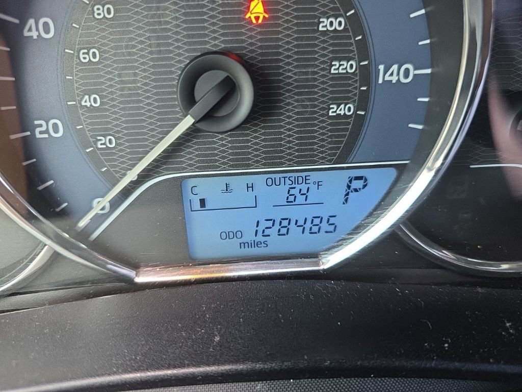 Used 2014 Toyota Corolla LE image 22