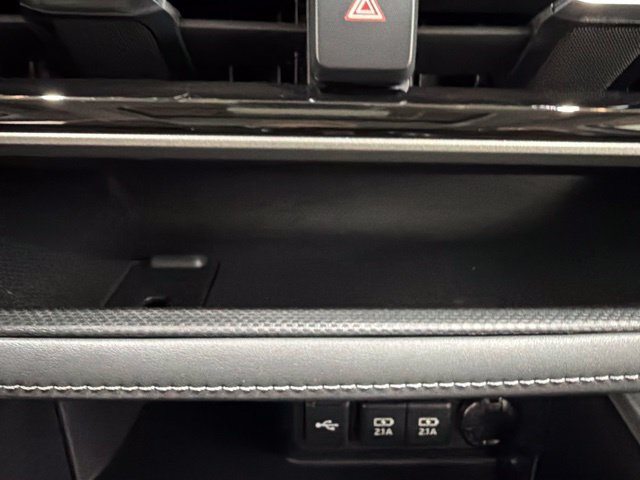 Used 2021 Toyota Highlander XLE AWD/4WD image 41