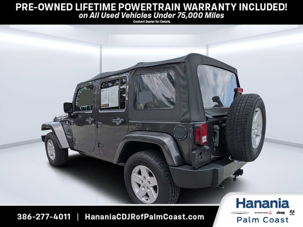 Used 2017 Jeep Wrangler Unlimited Sahara w/ Connectivity Group AWD/4WD image 5