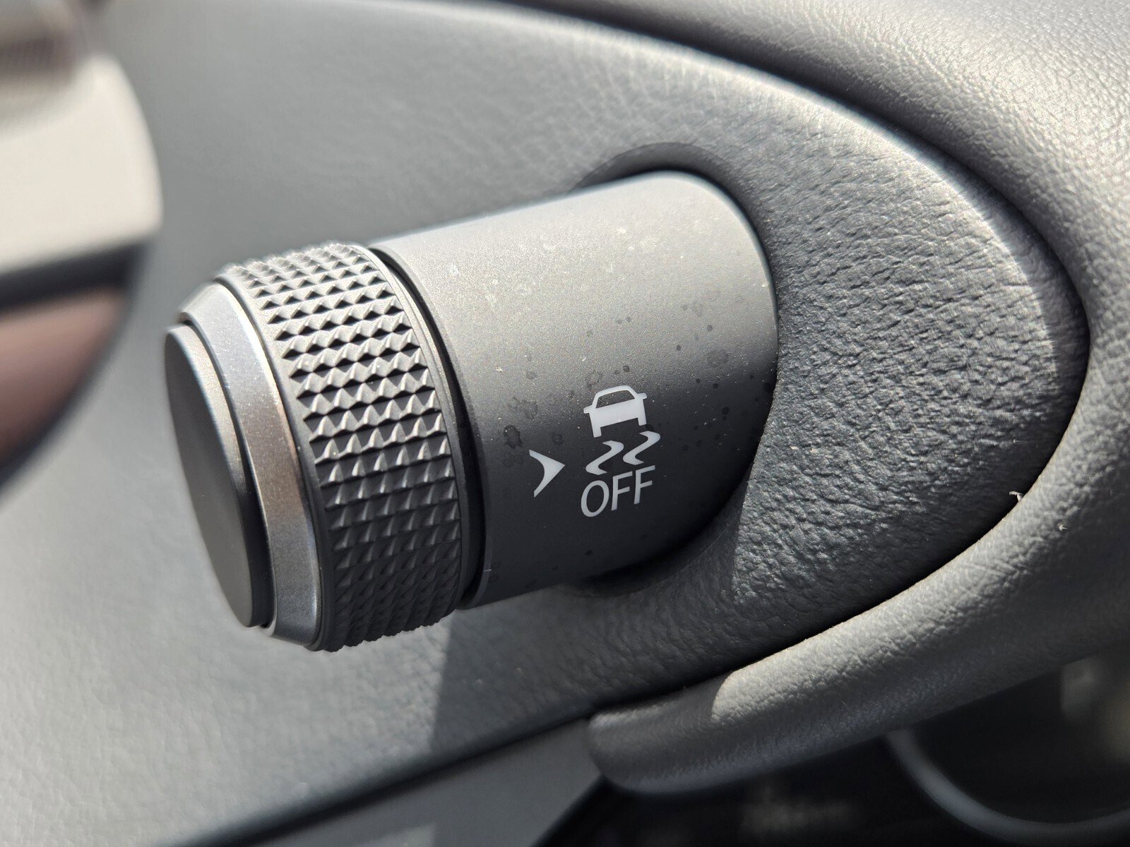 Certified 2025 Lexus ES 300h w/ Premium Package image 30