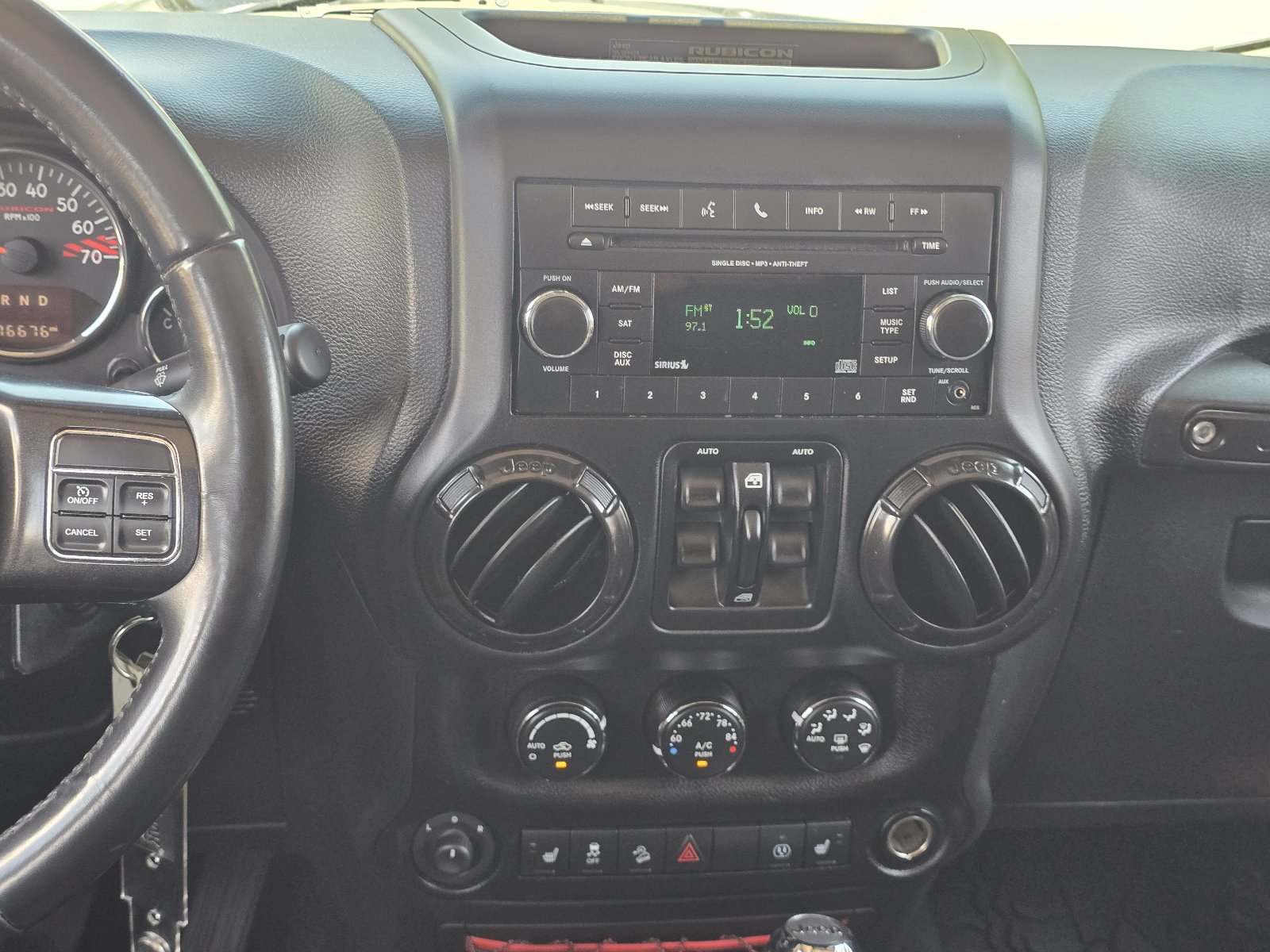 Used 2017 Jeep Wrangler Unlimited Rubicon AWD/4WD image 18