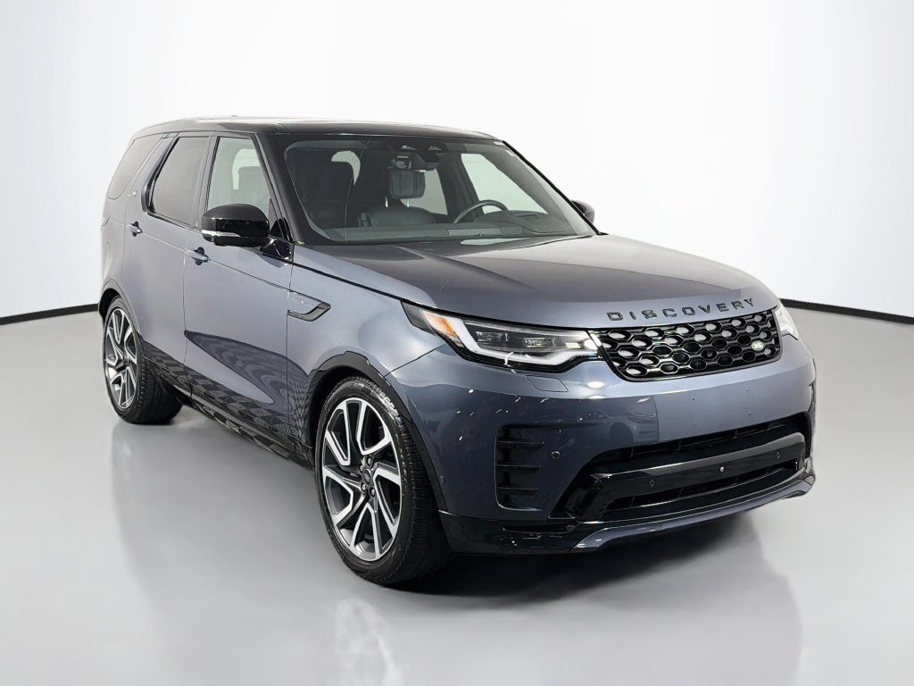 Used 2024 Land Rover Discovery Dynamic SE AWD/4WD image 3