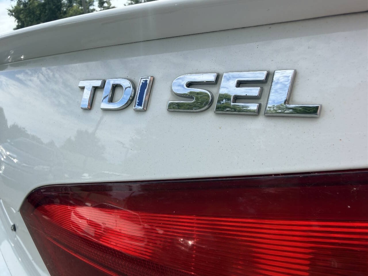 Used 2013 Volkswagen Passat TDI SEL Premium FWD image 9