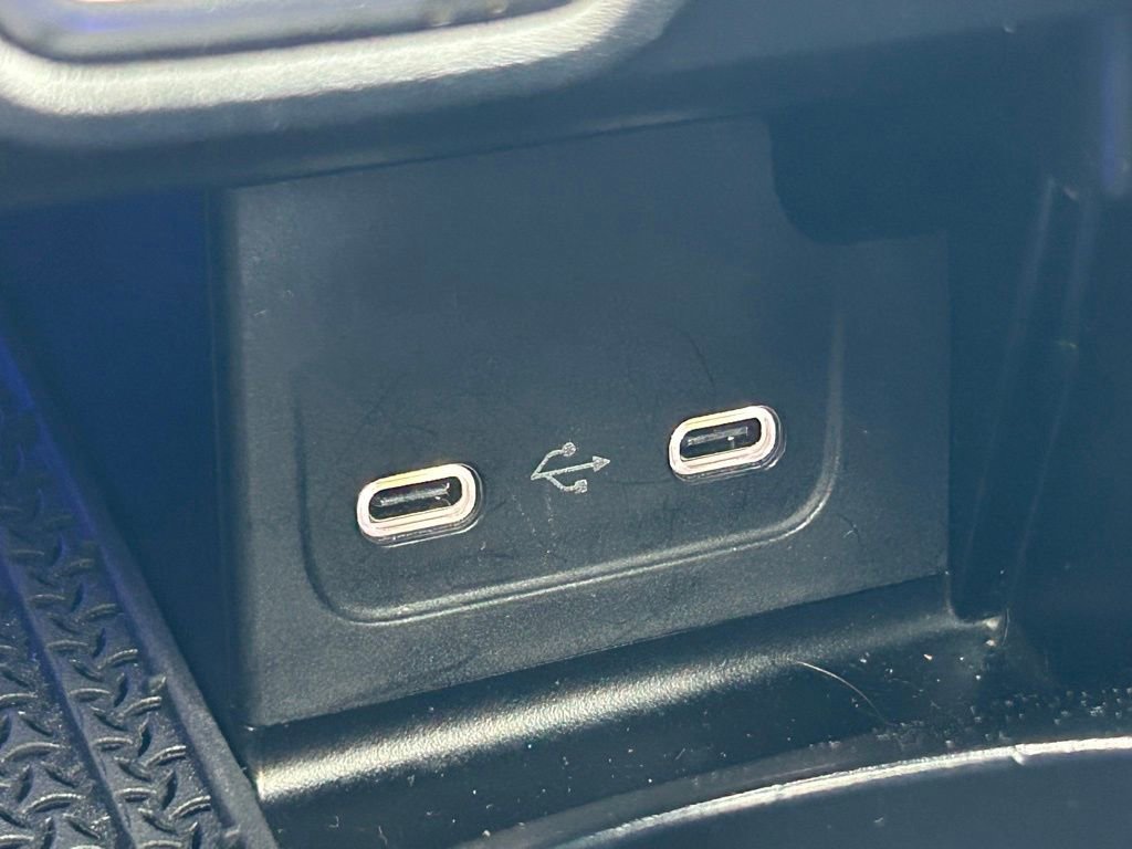 Used 2025 Mercedes-Benz C 300 4MATIC Sedan image 24