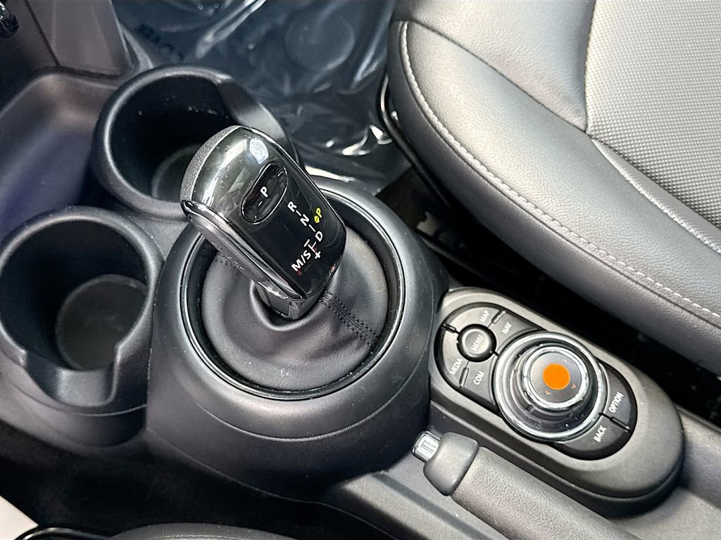 Used 2020 MINI Cooper 4-Door Hardtop image 27