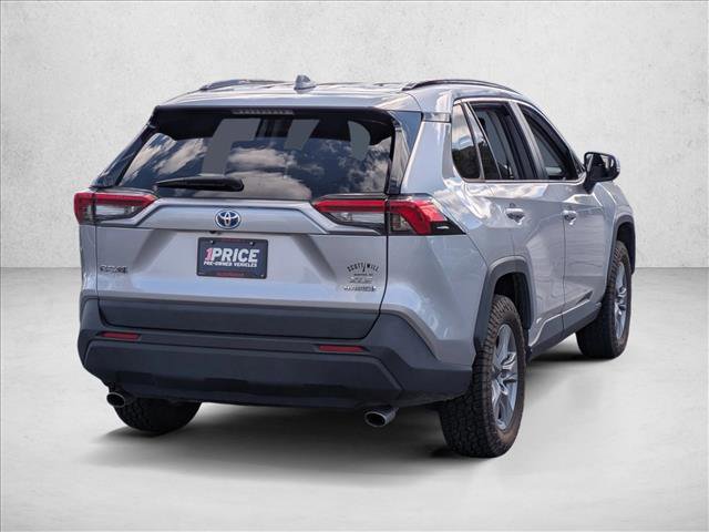 Used 2022 Toyota RAV4 XLE AWD/4WD image 5