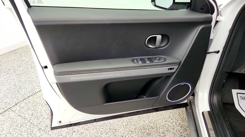 Used 2025 Hyundai Ioniq 5 Limited RWD image 11