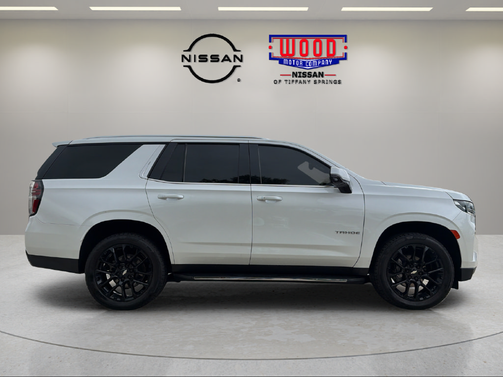 Used 2022 Chevrolet Tahoe LT w/ Luxury Package AWD/4WD image 2