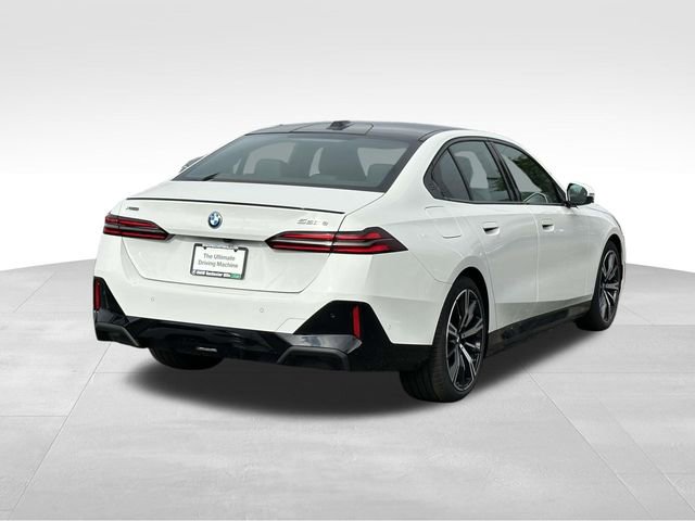New 2026 BMW 550e xDrive w/ Premium Package image 4