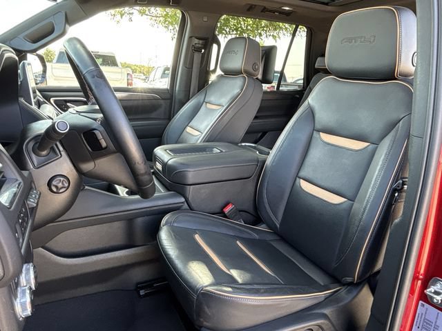 Used 2024 GMC Yukon AT4 w/ Technology Package AWD/4WD image 28