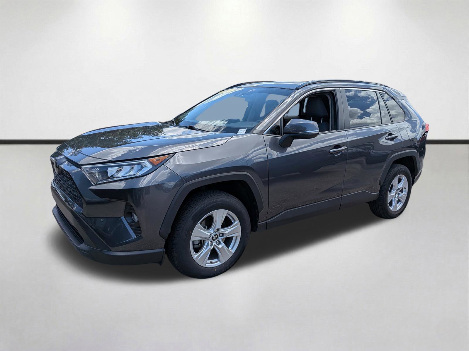 Used 2019 Toyota RAV4 XLE FWD image 8