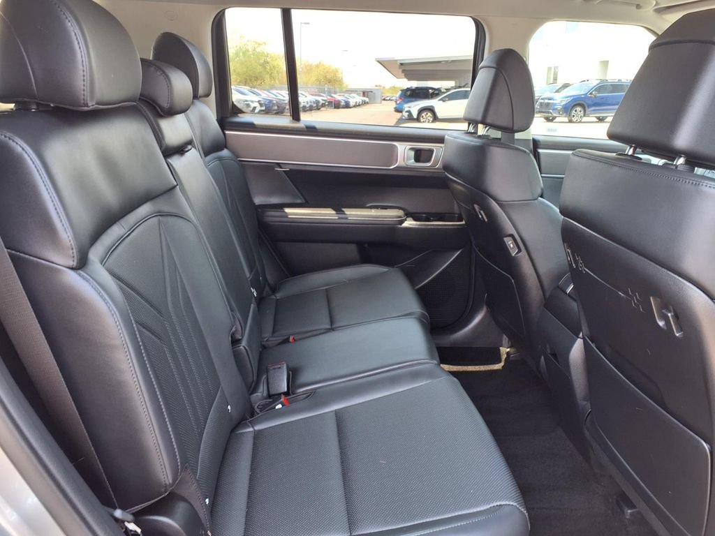 Used 2025 Hyundai Santa Fe SEL FWD image 21