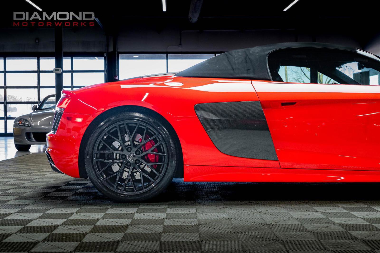 Used 2018 Audi R8 V10 w/ Carbon Exterior Package image 29