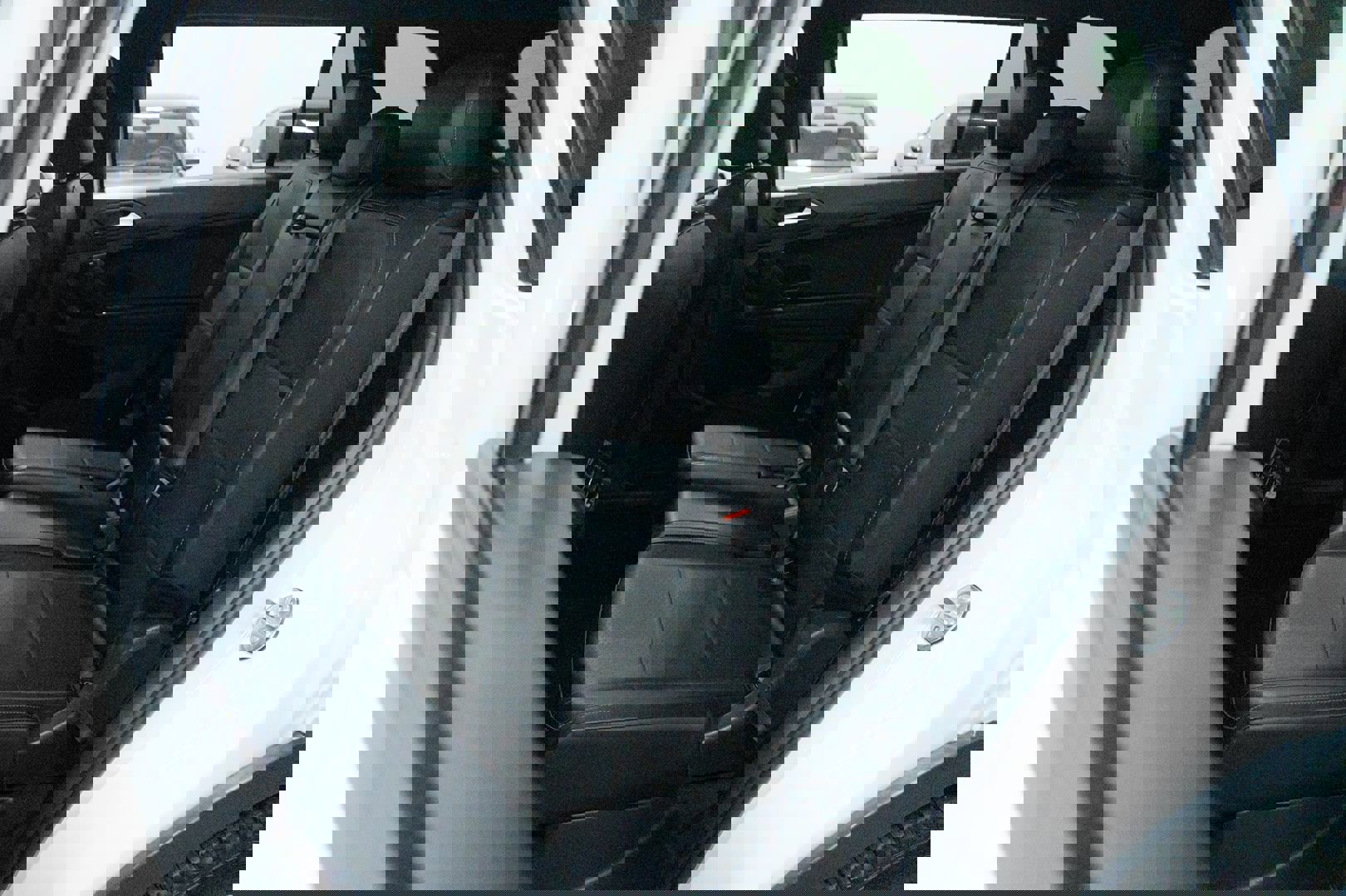 Used 2020 Volkswagen Tiguan SE R-Line w/ 3rd Row Seat Package image 23