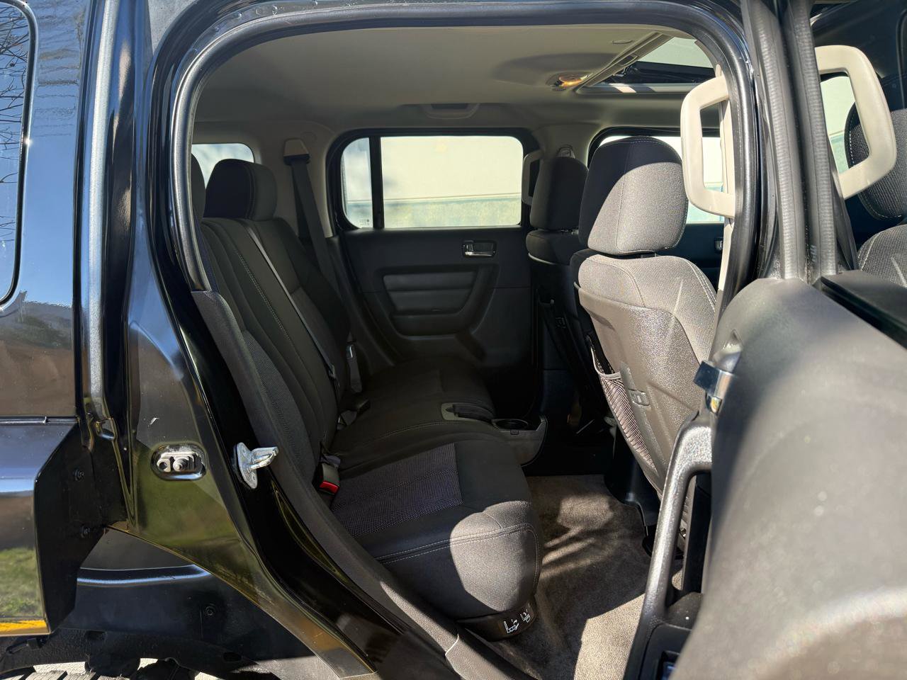 Used 2010 HUMMER H3 Adventure image 29